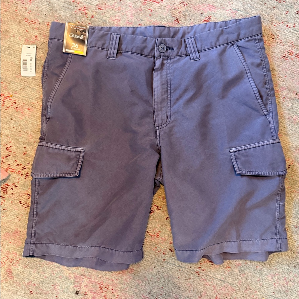 NWT!!!! Roundtree & Yorke Men's Navy Blue Cargo Shorts 36” 9” inseam